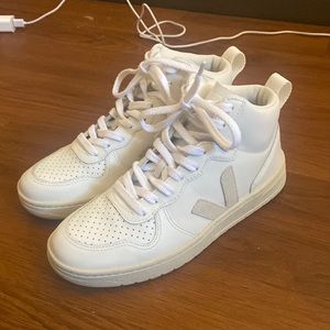 Veja high tops size 7